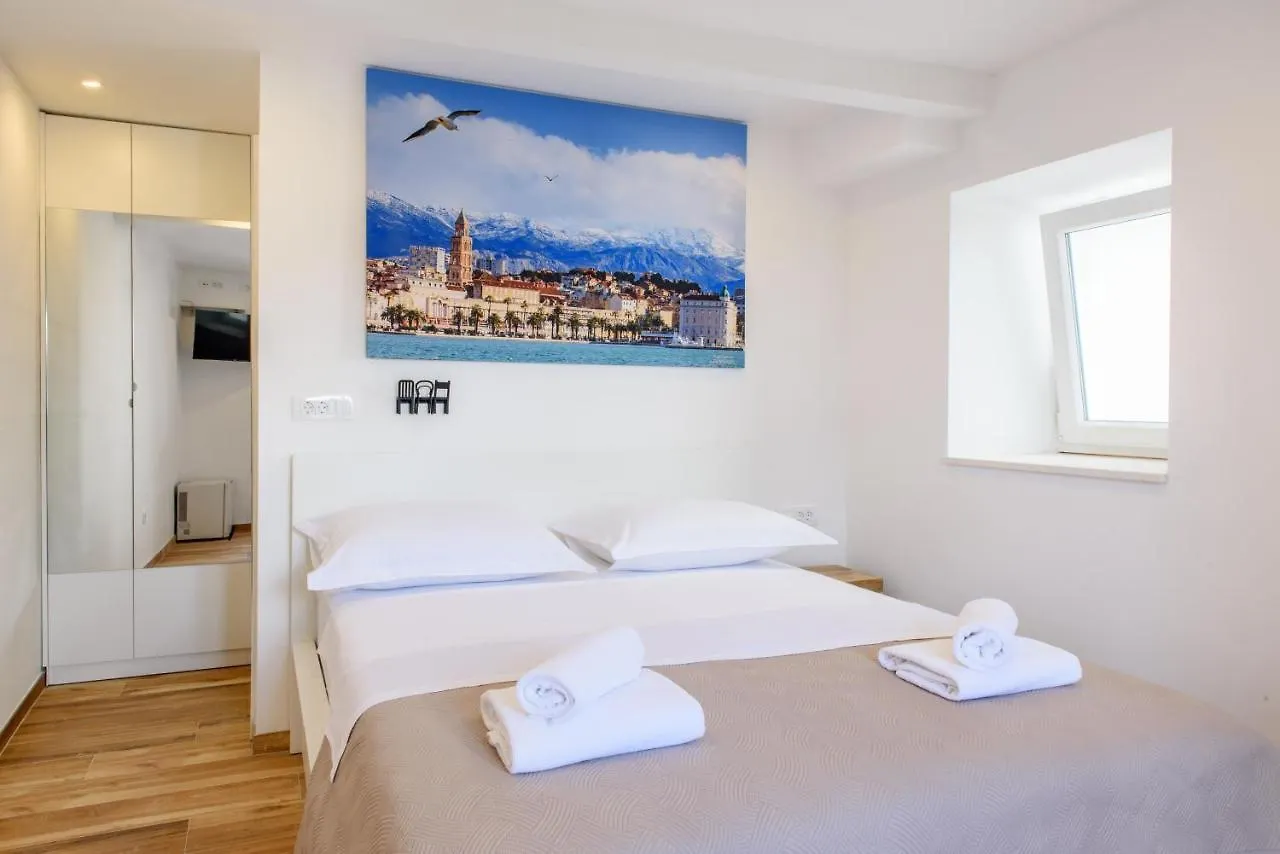 Varos Serenity 2 Spalato Croazia